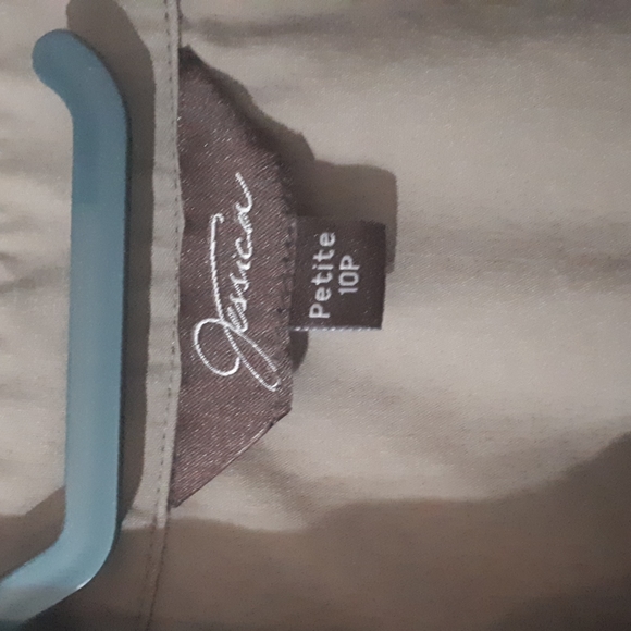 Gently worn sleeveless button down - Picture 2 of 5